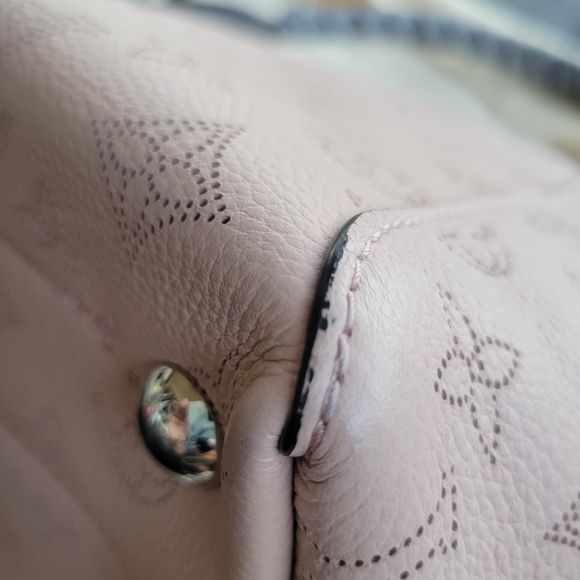 Sold Louis vuitton Monogram PM Pink Mahina Hina Crossbody - Picture 7 of 16